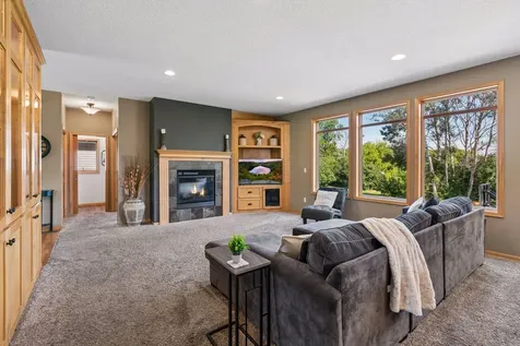 5216 102nd Trail N Brooklyn Park MN 55443
