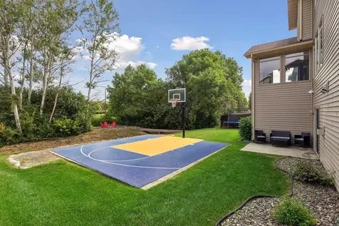 5216 102nd Trail N Brooklyn Park MN 55443