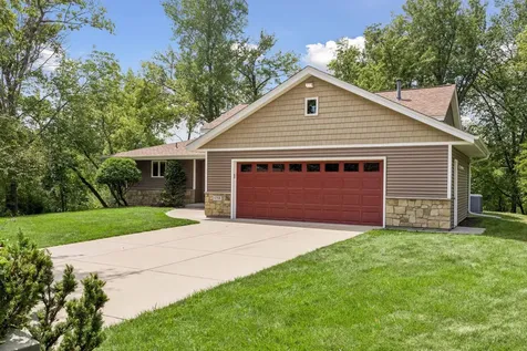 6398 47th Street N Oakdale MN 55128