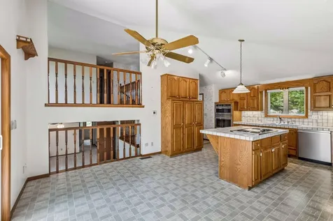 6398 47th Street N Oakdale MN 55128