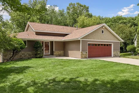6398 47th Street N Oakdale MN 55128