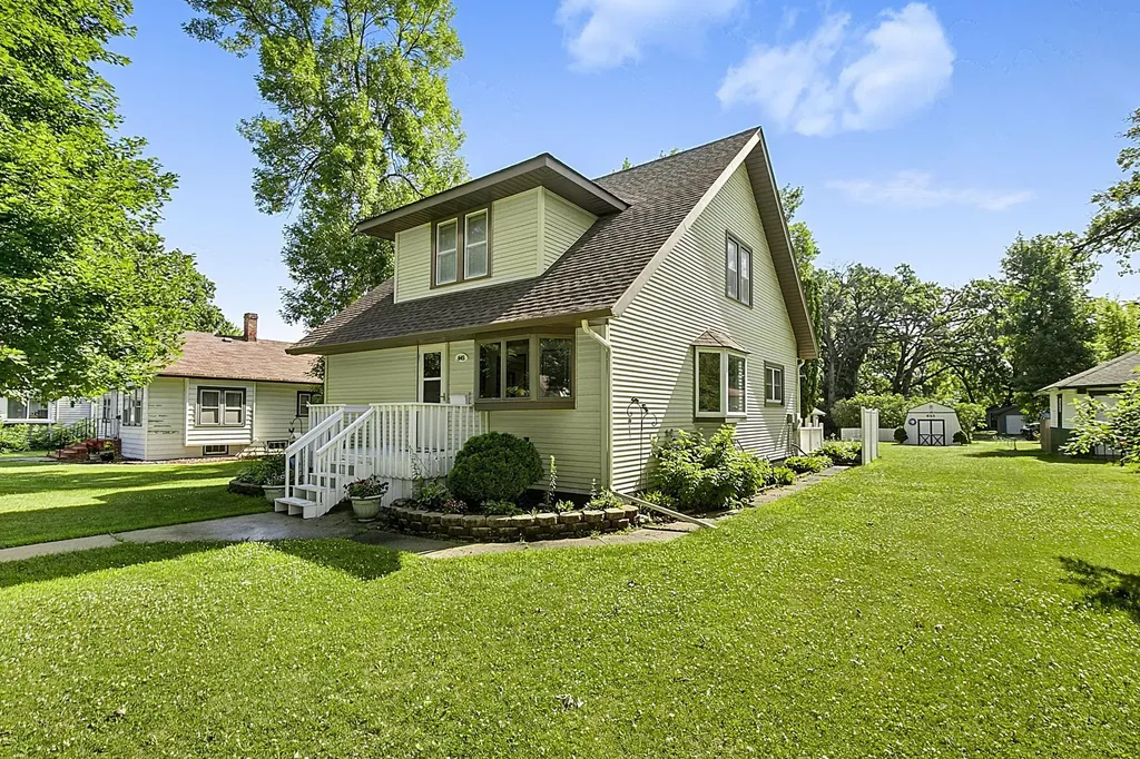645 Main Street S Hutchinson MN 55350