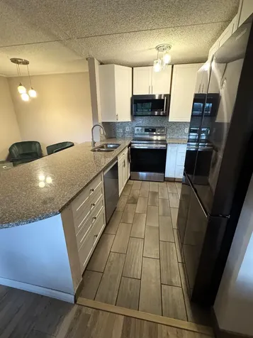 10511 Cedar Lake Road Hopkins MN 55305