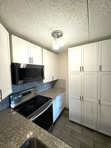 10511 Cedar Lake Road Hopkins MN 55305