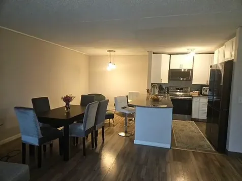 10511 Cedar Lake Road Hopkins MN 55305