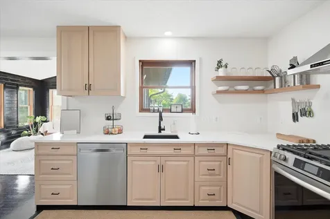 20955 Jamestown Avenue Lakeville MN 55044
