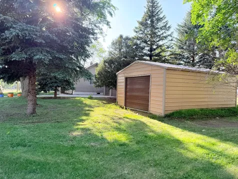 503 2nd Avenue NE Pipestone MN 56164