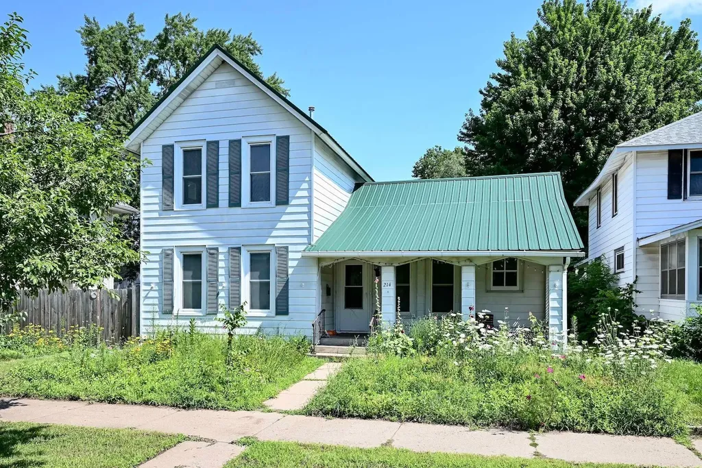 214 E Howard Street Winona MN 55987