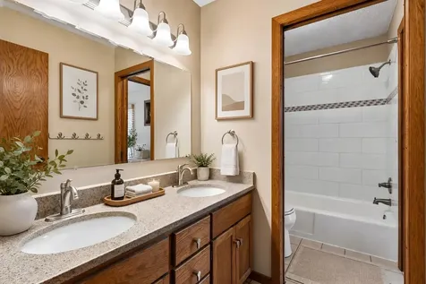 15481 Michele Lane Eden Prairie MN 55346