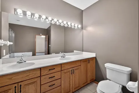 2032 Fox Valley Drive SW Rochester MN 55902