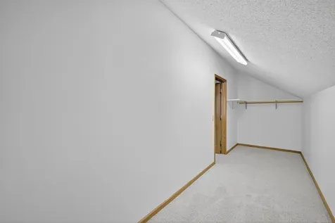 2032 Fox Valley Drive SW Rochester MN 55902