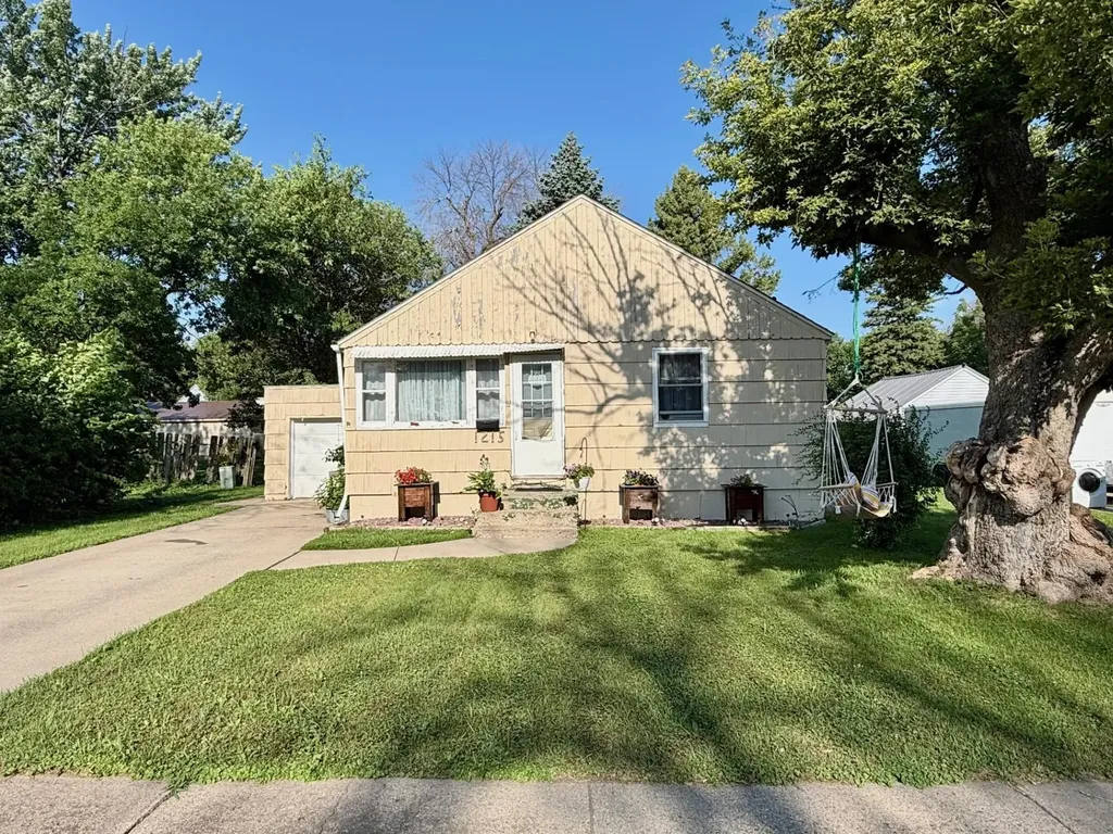 1215 Douglas Avenue Worthington MN 56187