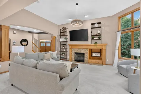 19044 Inndale Drive Lakeville MN 55044