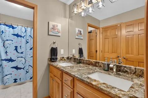 19044 Inndale Drive Lakeville MN 55044