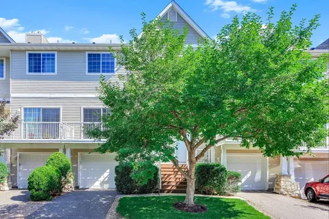428 Willoughby Way W Minnetonka MN 55305