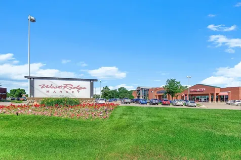 428 Willoughby Way W Minnetonka MN 55305