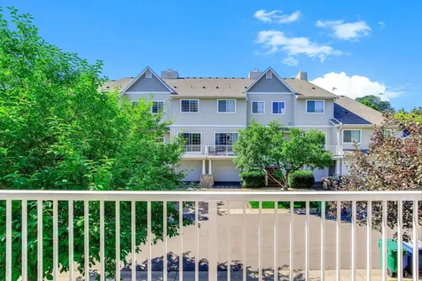 428 Willoughby Way W Minnetonka MN 55305