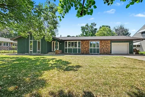 206 Lincoln Avenue S New Prague MN 56071