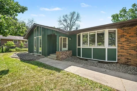 206 Lincoln Avenue S New Prague MN 56071