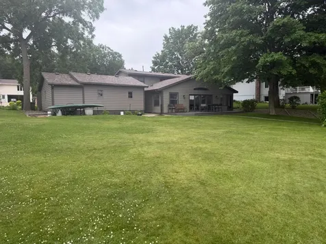 1037 Hamlet Drive N Avon MN 56310