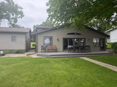 1037 Hamlet Drive N Avon MN 56310
