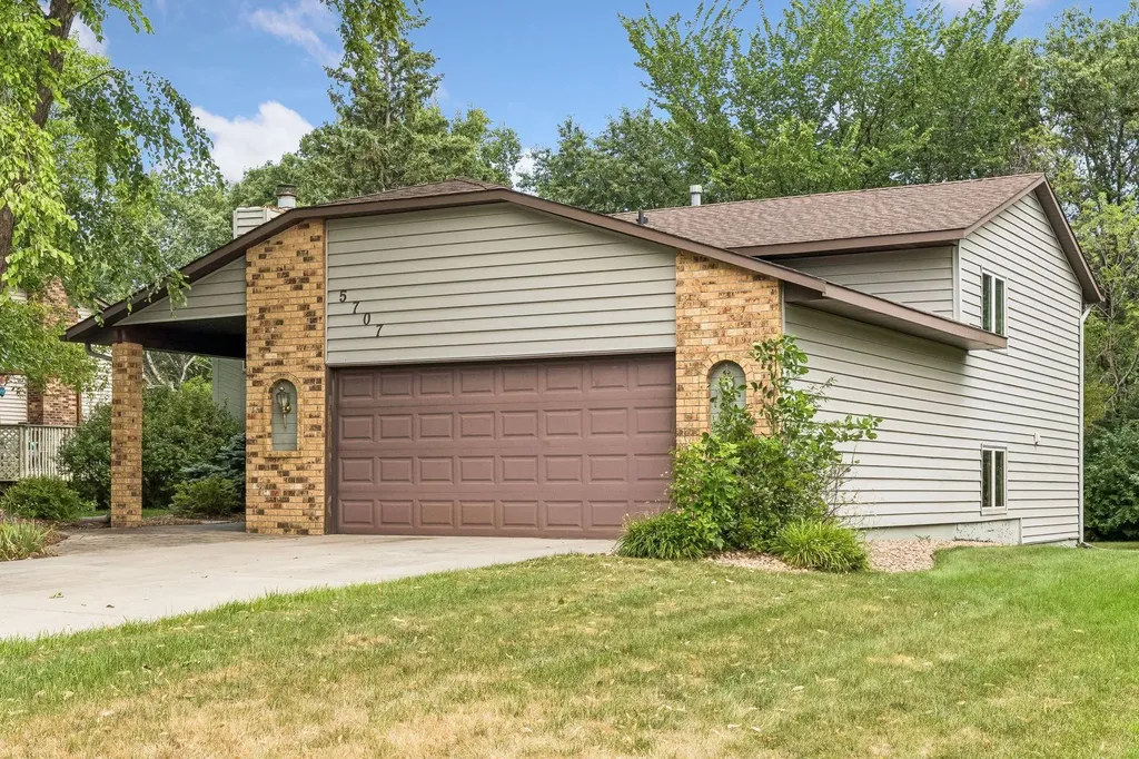 5707 125th Street W Apple Valley MN 55124