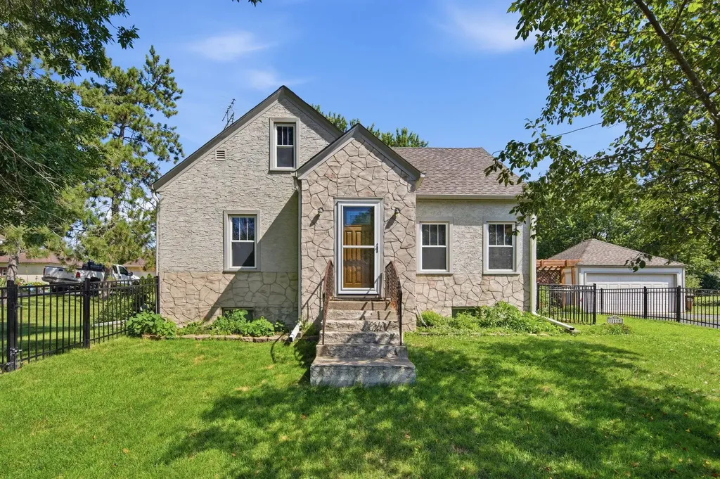 11112 Church Street NE Hanover MN 55341