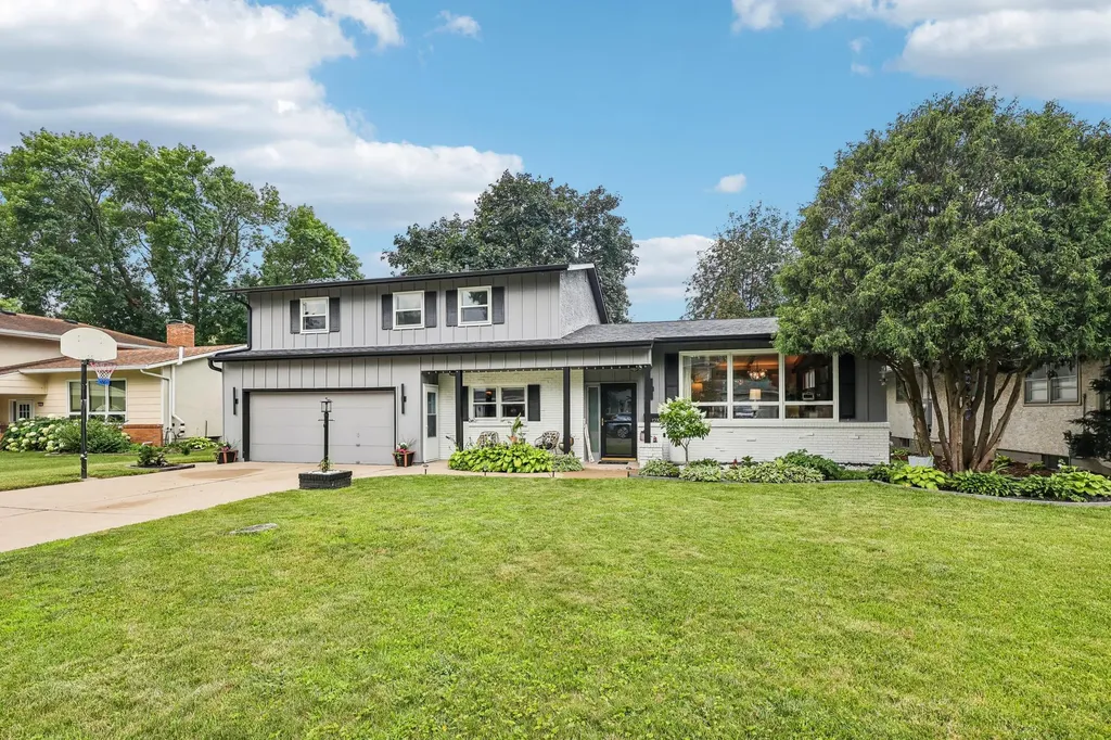 1219 Galvin Avenue West Saint Paul MN 55118