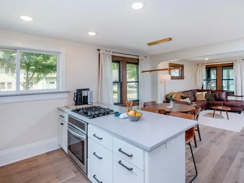 421 Snelling Avenue S Saint Paul MN 55105