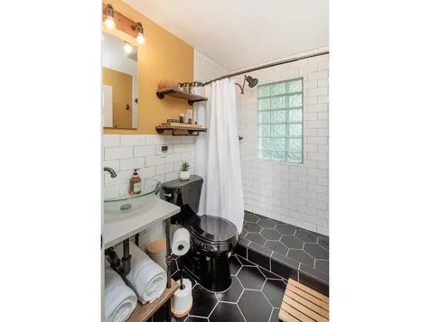 421 Snelling Avenue S Saint Paul MN 55105