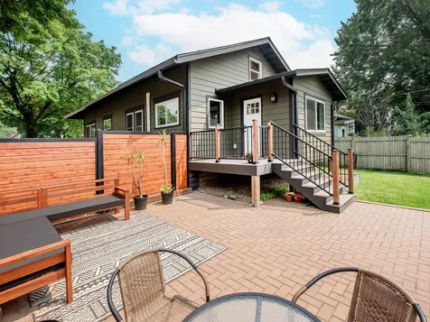 421 Snelling Avenue S Saint Paul MN 55105