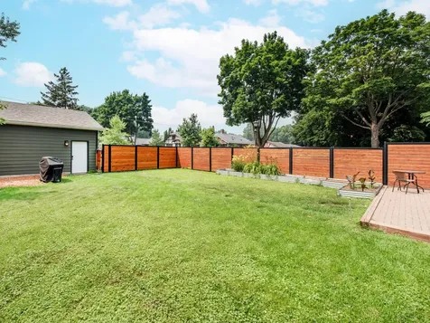 421 Snelling Avenue S Saint Paul MN 55105