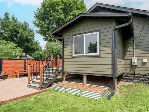 421 Snelling Avenue S Saint Paul MN 55105