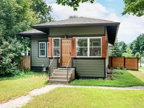 421 Snelling Avenue S Saint Paul MN 55105