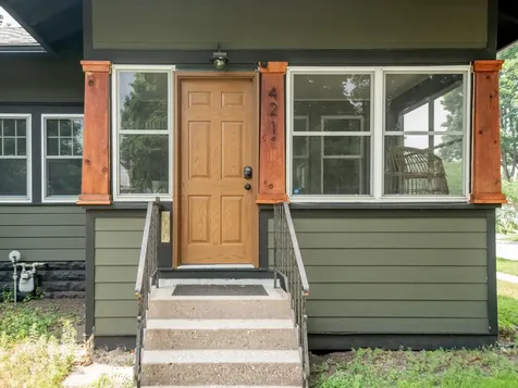 421 Snelling Avenue S Saint Paul MN 55105