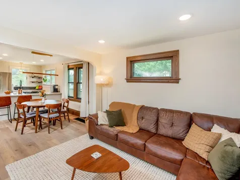 421 Snelling Avenue S Saint Paul MN 55105