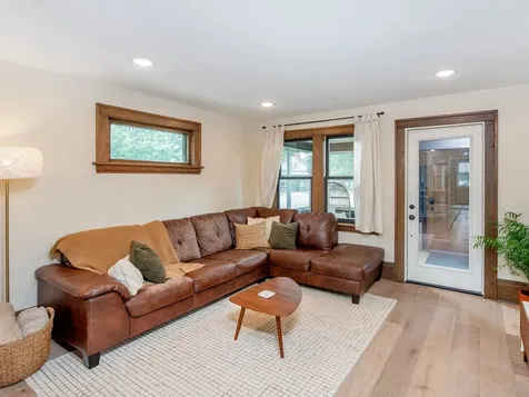 421 Snelling Avenue S Saint Paul MN 55105