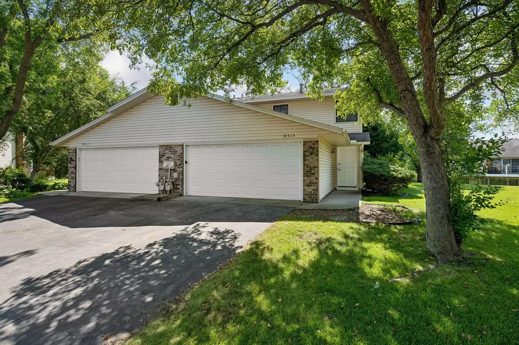 8515 W 97th Street Circle Bloomington MN 55438