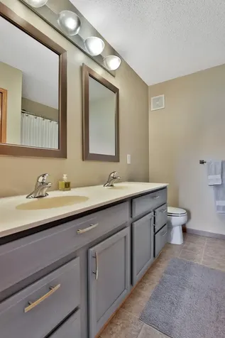 5175 Fairpoint Drive N Hugo MN 55038