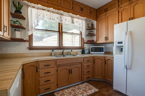 1637 8th Avenue S Fargo ND 58103
