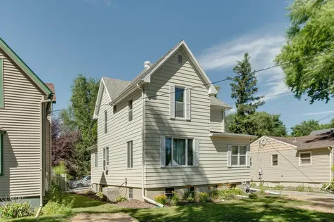 1637 8th Avenue S Fargo ND 58103