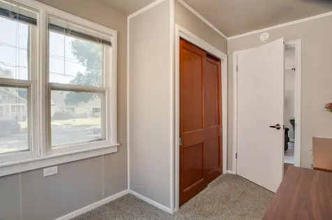 1637 8th Avenue S Fargo ND 58103