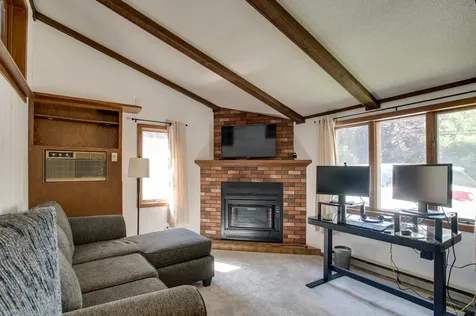 1637 8th Avenue S Fargo ND 58103