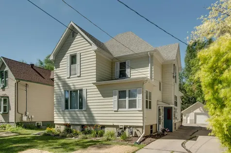 1637 8th Avenue S Fargo ND 58103