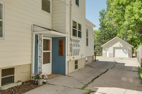 1637 8th Avenue S Fargo ND 58103