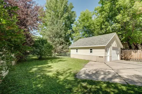 1637 8th Avenue S Fargo ND 58103