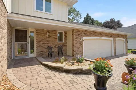 16015 46th Avenue N Plymouth MN 55446