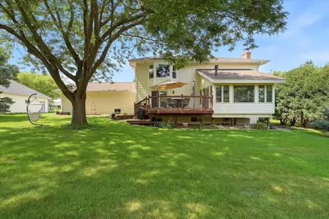 16015 46th Avenue N Plymouth MN 55446