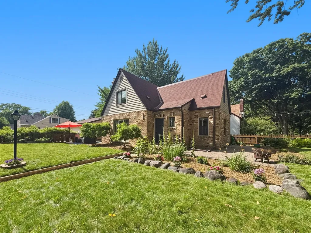 5744 Elliot Avenue Minneapolis MN 55417