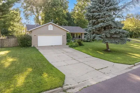 684 Shoreacres Drive Fairmont MN 56031